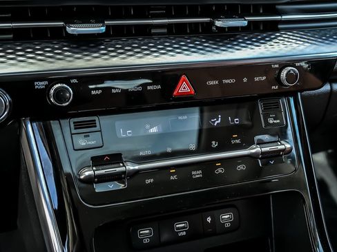 Used 2024 Kia Carnival SX Prestige FWD image 28