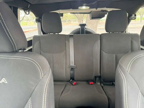 Used 2017 Jeep Wrangler Unlimited Sahara w/ Connectivity Group image 36