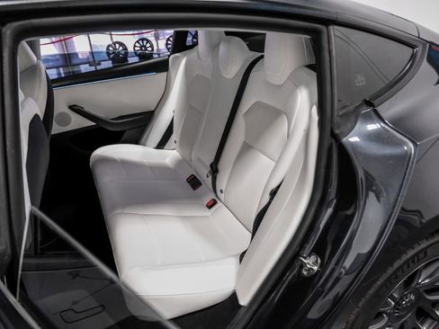 Used 2024 Tesla Model 3 Standard Range RWD image 39
