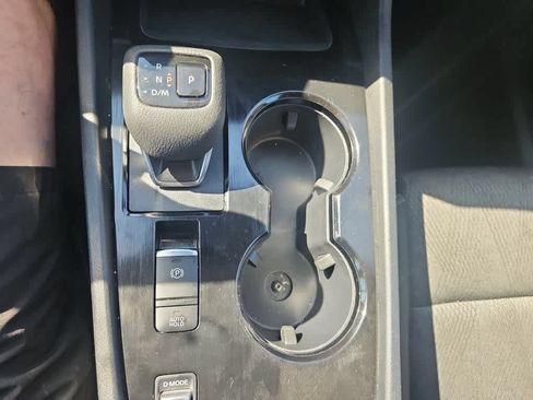 Used 2025 Nissan Rogue SV FWD image 18