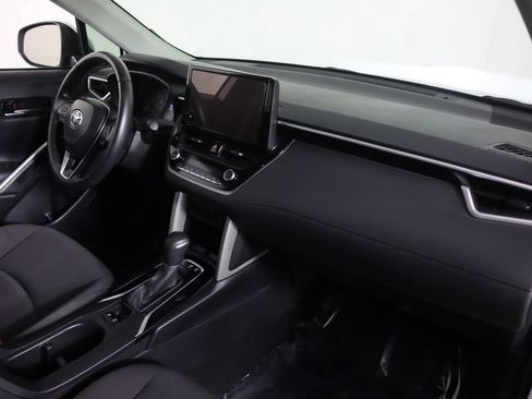 Used 2024 Toyota Corolla Cross LE image 24