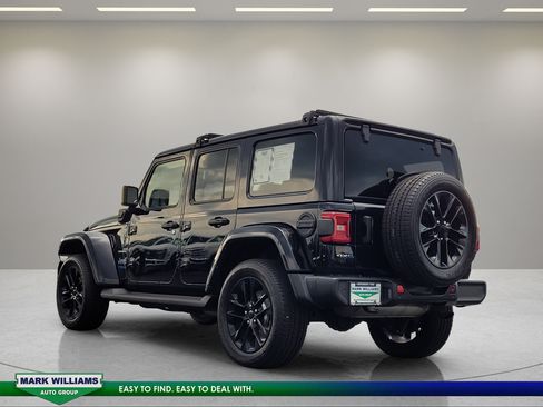 Used 2021 Jeep Wrangler Unlimited Sahara w/ Cold Weather Group AWD/4WD image 6