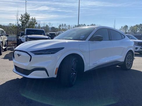 New 2025 Ford Mustang Mach-E Premium image 7