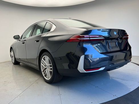 Certified 2025 BMW 530i w/ Premium Package image 4