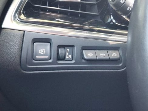 Used 2022 Cadillac XT6 Premium Luxury w/ Technology Package FWD image 23