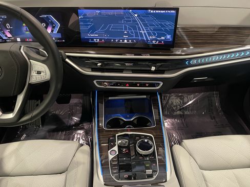 Used 2026 BMW X7 xDrive40i w/ Premium Package AWD/4WD image 15