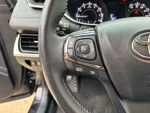 Used 2018 Toyota Avalon XLE image 23