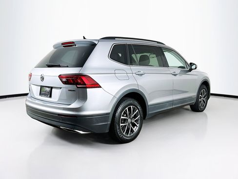 Used 2019 Volkswagen Tiguan SE w/ Panoramic Sunroof Package image 9