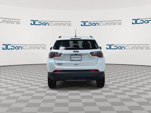 Used 2026 Jeep Compass Latitude AWD/4WD image 7