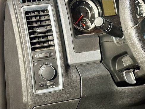 Used 2017 RAM 1500 Classic SLT image 11