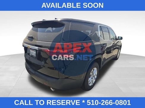 Used 2022 Chevrolet Traverse LS FWD image 1