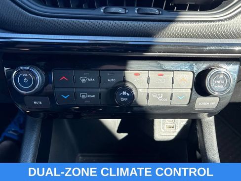 Used 2025 Jeep Compass Trailhawk AWD/4WD image 5