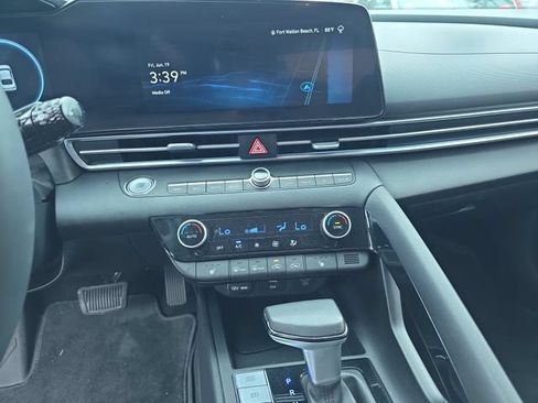 Used 2024 Hyundai Elantra SEL w/ Convenience Package FWD image 23