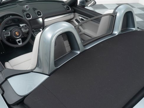 Used 2025 Porsche 718 Boxster image 37