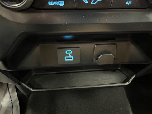 Used 2023 Ford F150 XLT image 28