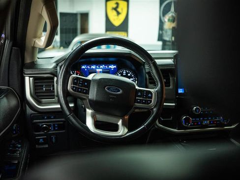 Used 2024 Ford Expedition XLT image 17