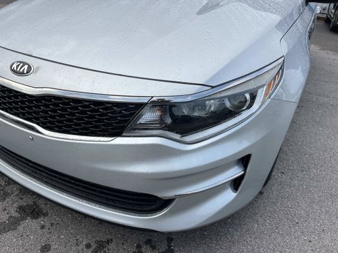 Used 2017 Kia Optima LX FWD image 8
