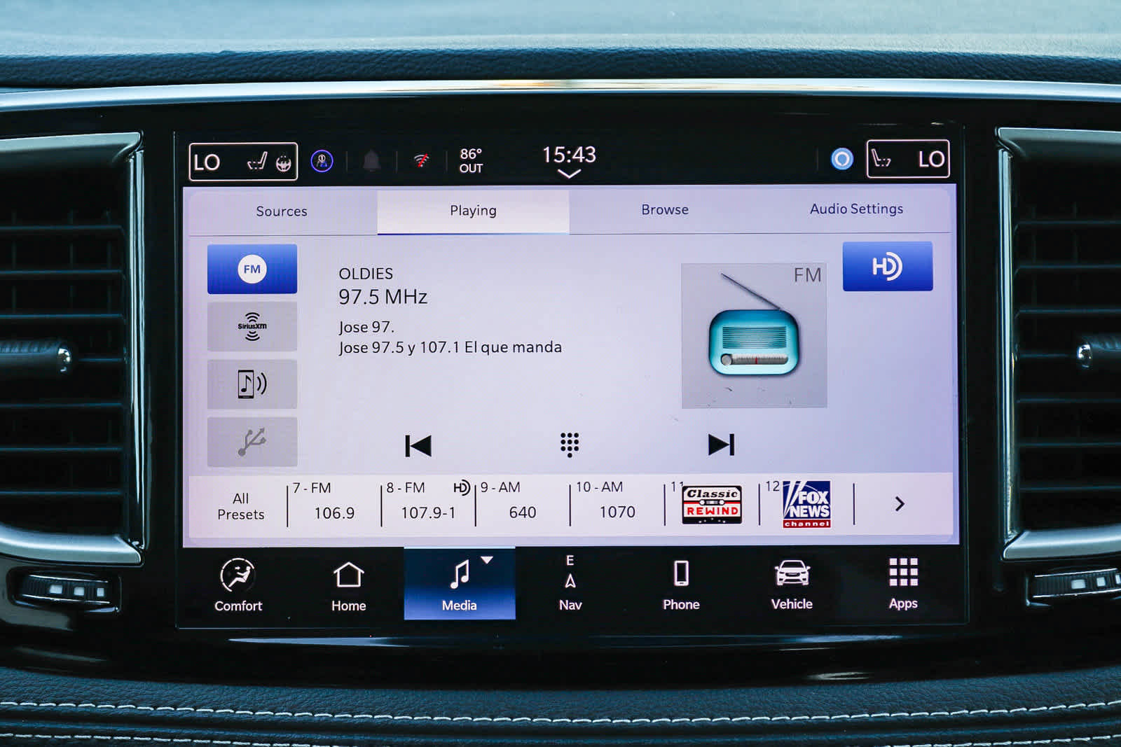 Used 2024 Chrysler Pacifica Limited FWD image 14