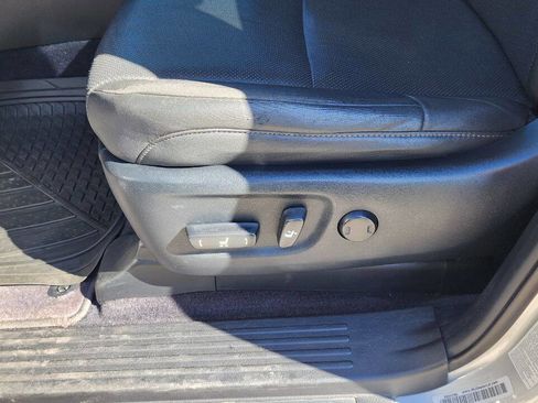 Used 2016 Lexus GX 460 image 19