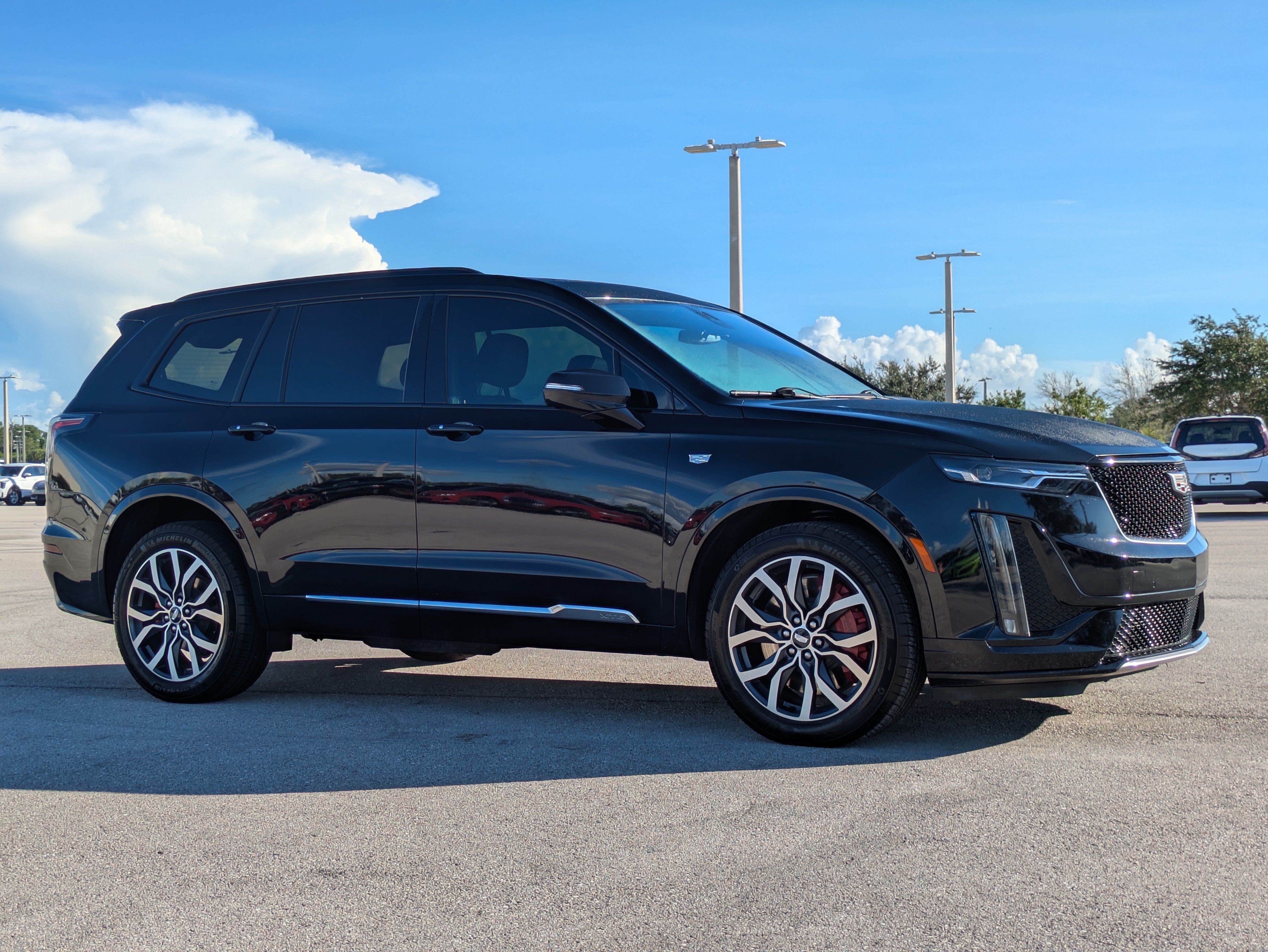 Used 2023 Cadillac XT6 Sport AWD/4WD image 2
