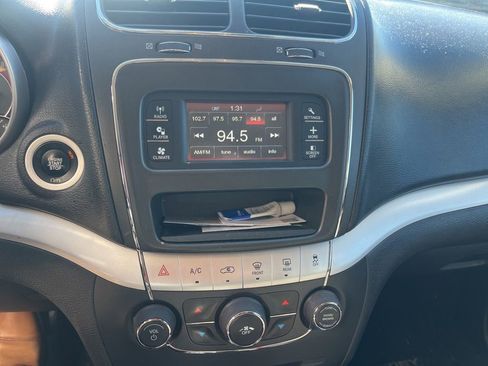 Used 2017 Dodge Journey SE w/ Flexible Seating Group image 6