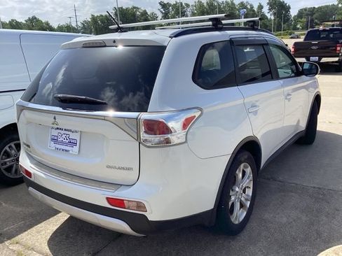 Used 2015 Mitsubishi Outlander SE AWD/4WD image 10
