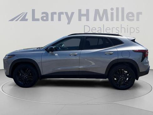 Used 2025 Chevrolet Trax ACTIV w/ Driver Confidence Package FWD image 2