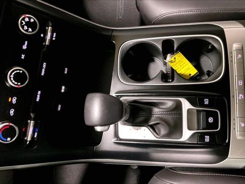 Used 2024 Kia Carnival LX image 42