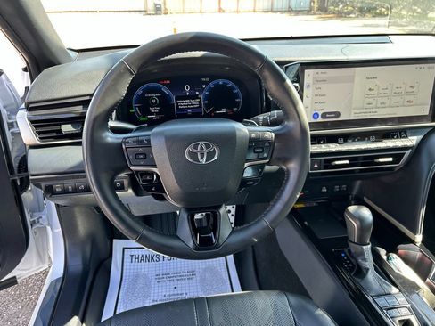 Used 2025 Toyota Camry XSE FWD image 16