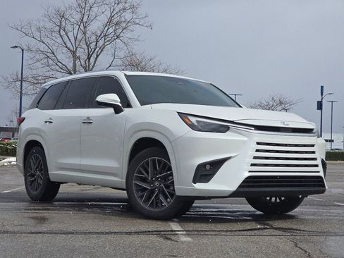 Used 2024 Lexus TX 350 AWD w/ Technology Package image 2