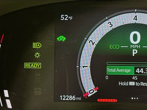 Used 2025 Toyota Camry SE image 19