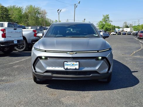 New 2026 Chevrolet Equinox EV LT FWD image 2