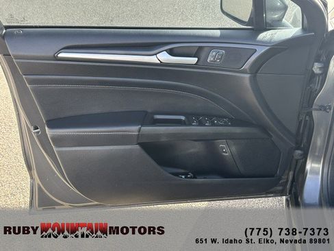 Used 2019 Ford Fusion Titanium image 9