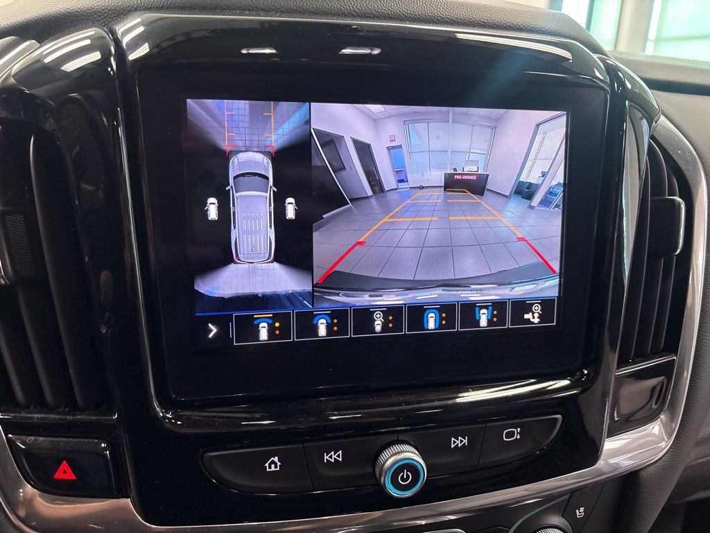 Used 2021 Chevrolet Traverse Premier AWD/4WD image 28