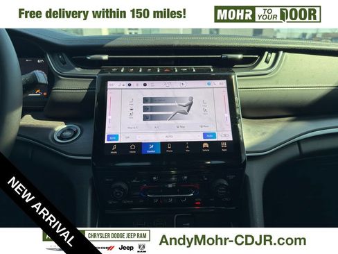 Used 2024 Jeep Grand Cherokee Limited w/ Luxury Tech Group II image 19