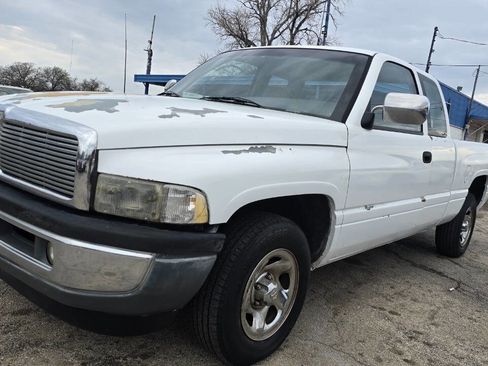 Used 1996 Dodge Ram 1500 Truck 2WD Club Cab image 1