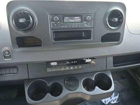 Used 2023 Mercedes-Benz Sprinter 2500 image 21