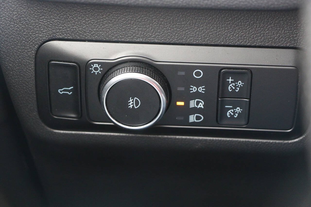 Used 2025 Ford Escape ST-Line Select AWD/4WD image 31