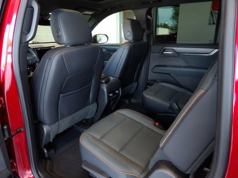 Used 2024 GMC Acadia AT4 w/ Super Cruise Package AWD/4WD image 18