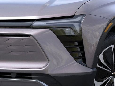 New 2025 Chevrolet Blazer EV LT image 10