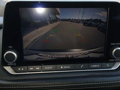 Used 2022 Nissan Rogue SV image 27