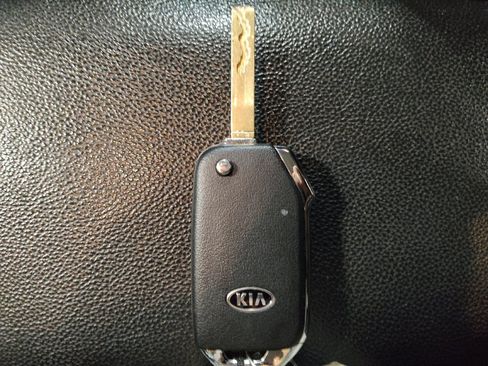 Used 2020 Kia Forte LXS image 32