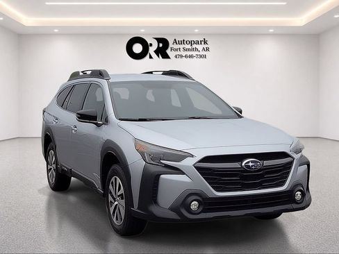 Used 2024 Subaru Outback Premium AWD/4WD image 1