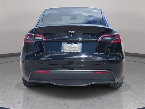 Used 2023 Tesla Model Y Long Range image 7