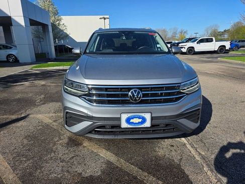 Used 2022 Volkswagen Tiguan SE w/ Panoramic Sunroof Package AWD/4WD image 6