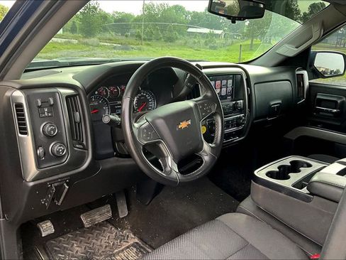 Used 2018 Chevrolet Silverado 1500 LT AWD/4WD image 10