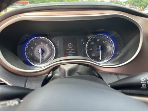 Used 2022 Chrysler Voyager LX FWD image 15