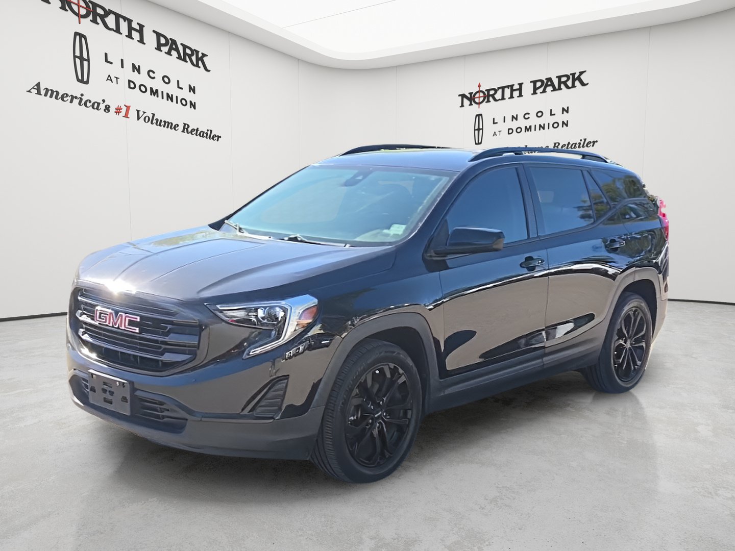 Used 2020 GMC Terrain SLE w/ Elevation Edition FWD image 1