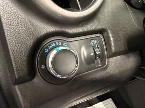 Used 2016 Chevrolet Trax LT w/ LT Convenience Package AWD/4WD image 24
