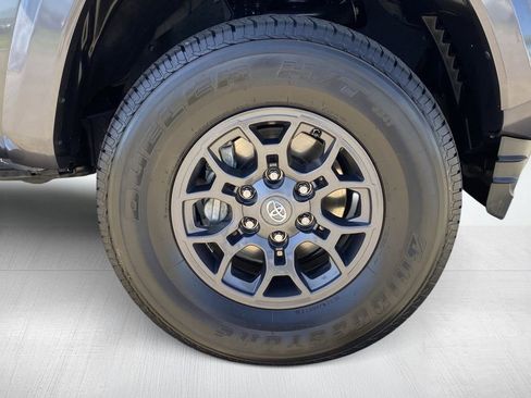 Certified 2018 Toyota Tacoma SR5 RWD image 14
